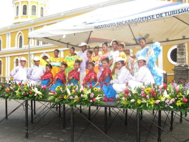 Grupo de Danza de Juancito Manzanarez